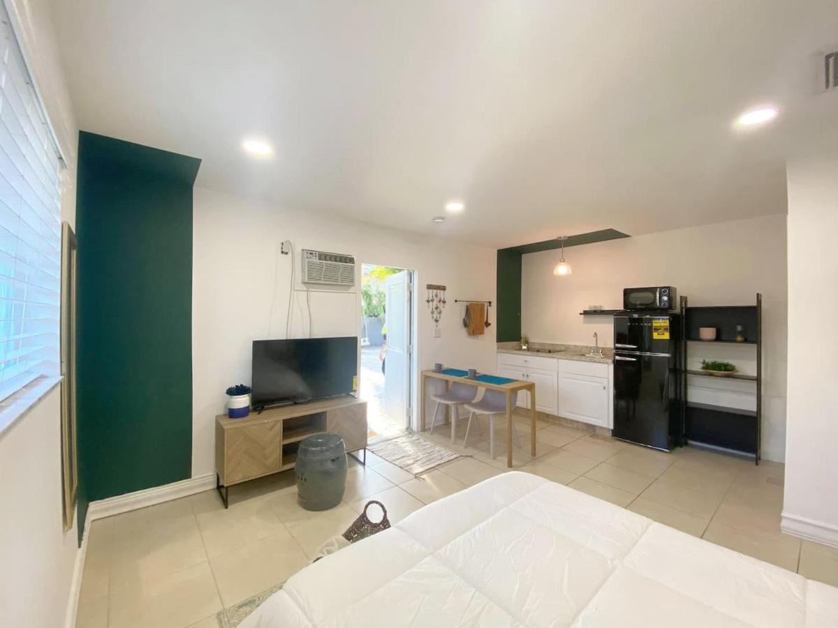 Private Suite W/ Full Backyard, Bbq, 5Min From Mia Miami Exterior foto
