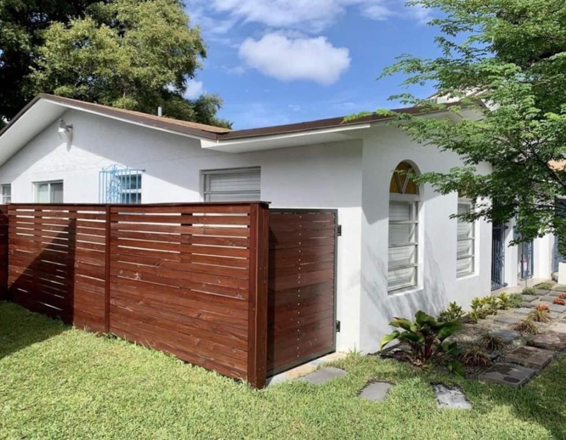 Private Suite W/ Full Backyard, Bbq, 5Min From Mia Miami Exterior foto